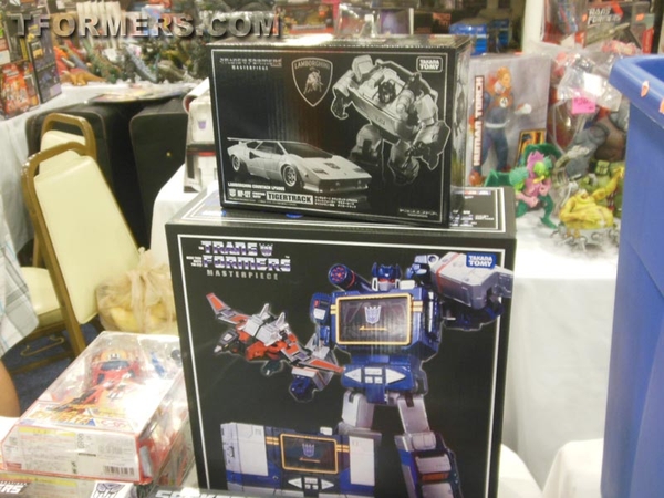 BotCon 2013   The Transformers Convention Dealer Room Image Gallery   OVER 500 Images  (572 of 582)